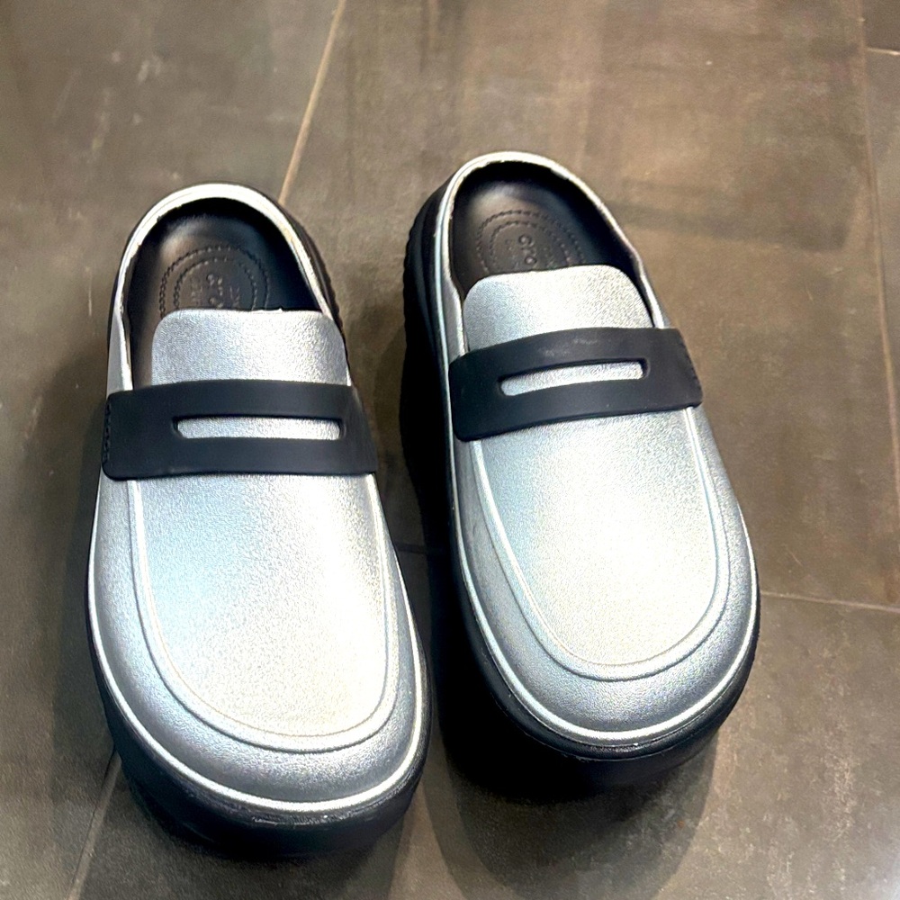 CROCS Metallic Silver Loafers with Black Accent